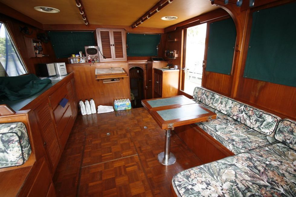 1984 Present Yachts Double Cabin Trawler