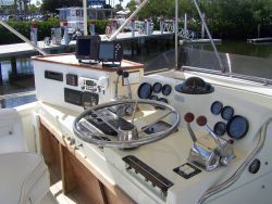 1979 Viking Motor Yacht EXTRA CLEAN!!!
