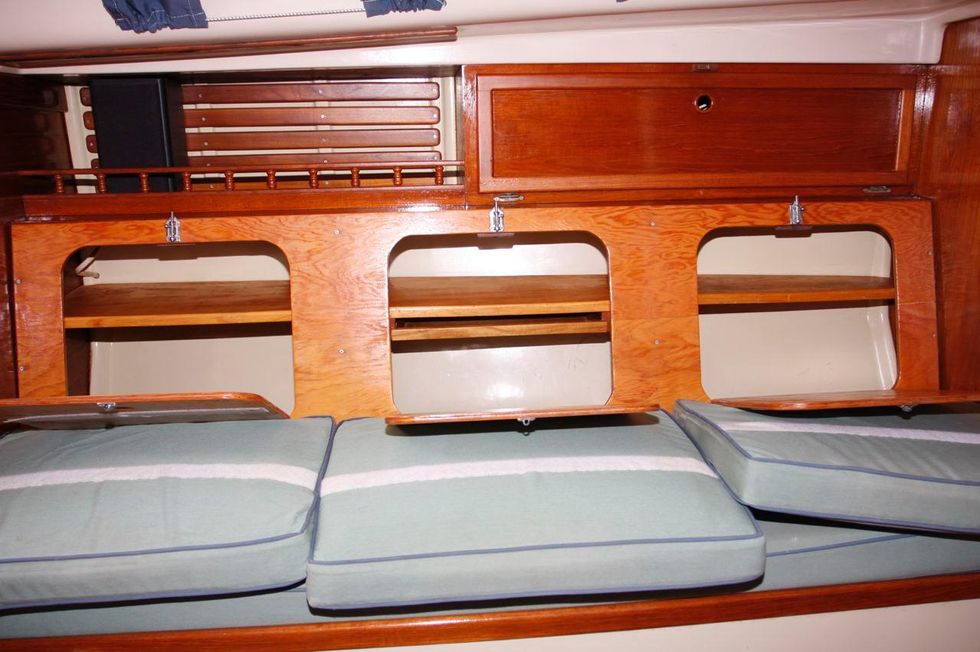 1987 Bayfield Yachts 32C