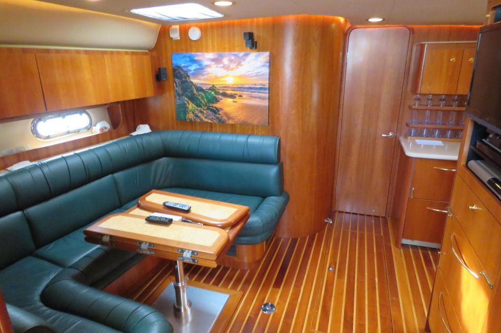 2000 Tiara Yachts 5200 Express - 3 Stateroom