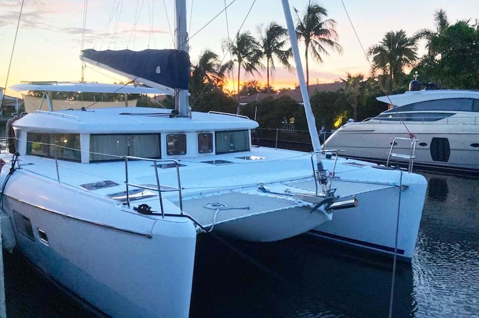 2008 Lagoon 420 Owners Version Hybrid Sailing Cat