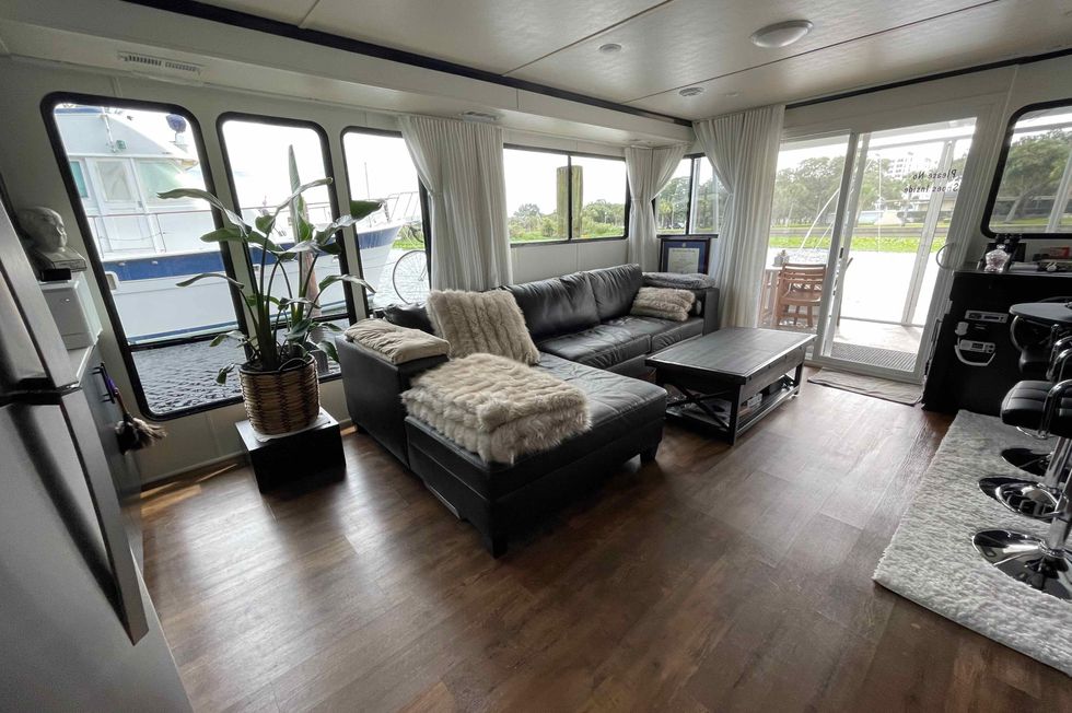 2018 Destination Yachts houseboat